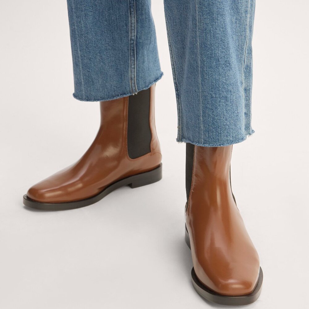 Everlane Chelsea Boot in Rum, Size 10